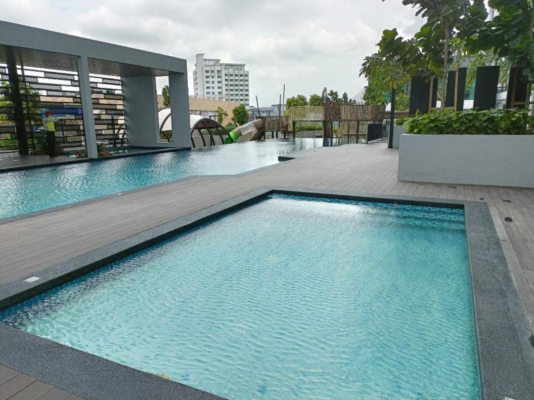 Apartemen Sky Trees Your Perfect Gateway With Pool & Facilities *